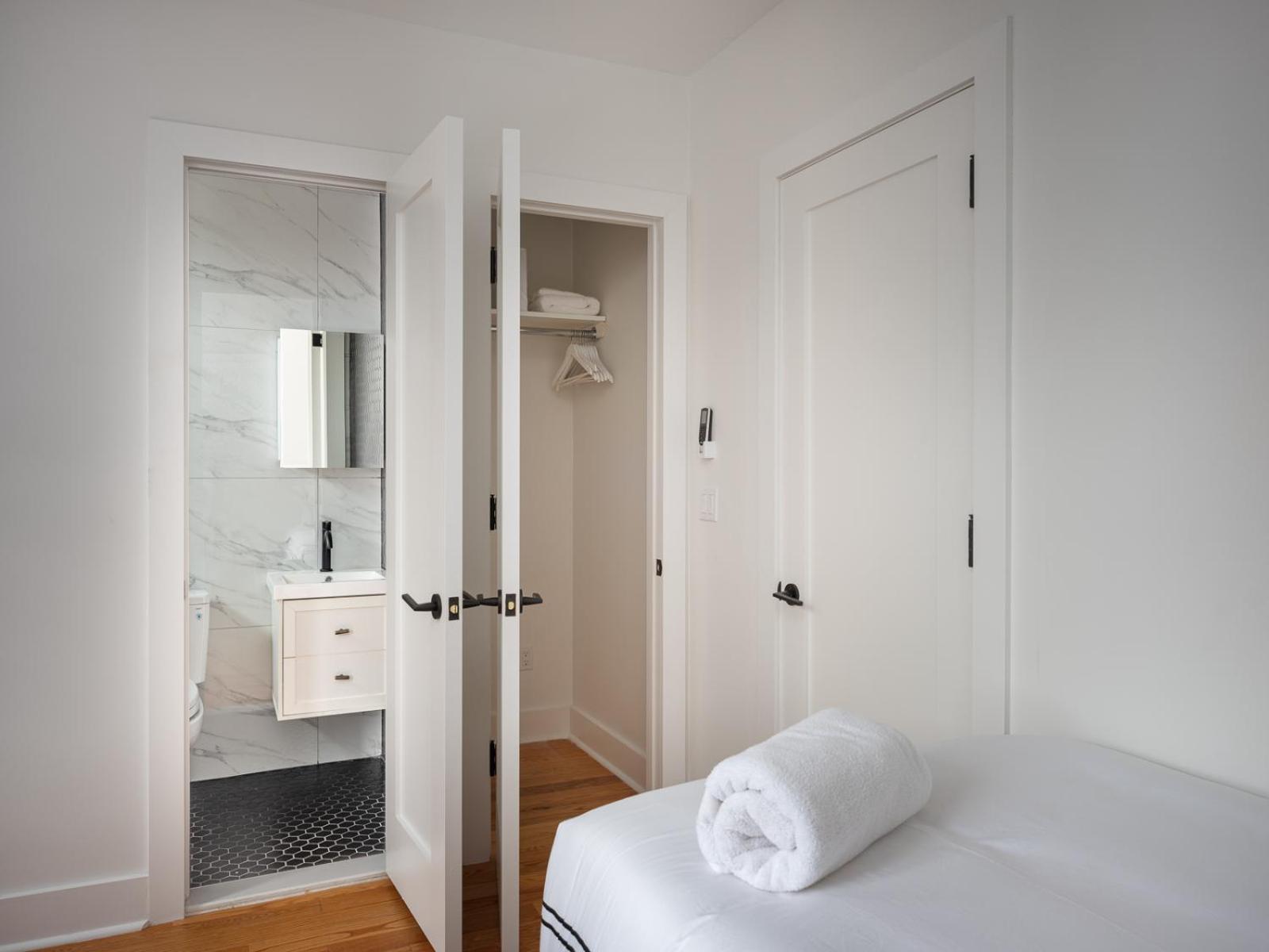 Three Bedroom Brooklynite Suite! Nueva York Exterior foto